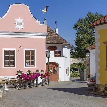 Unser Rosa Haus Fuer Sie Rust Ruang foto